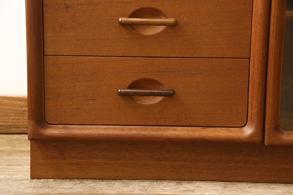和製ビンテージ　日田工芸　チーク材製　北欧風デザインがおしゃれなサイドボード(キャビネット、収納棚、チェスト、ヴィンテージ)(R-057090)