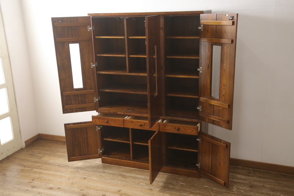 中古　美品　岩手県岩泉・純木家具　セン材無垢　漆塗り　収納力抜群!シンプルなデザインの二段重ね食器棚(戸棚、収納棚、キャビネット)(定価約90万円)(R-060860)