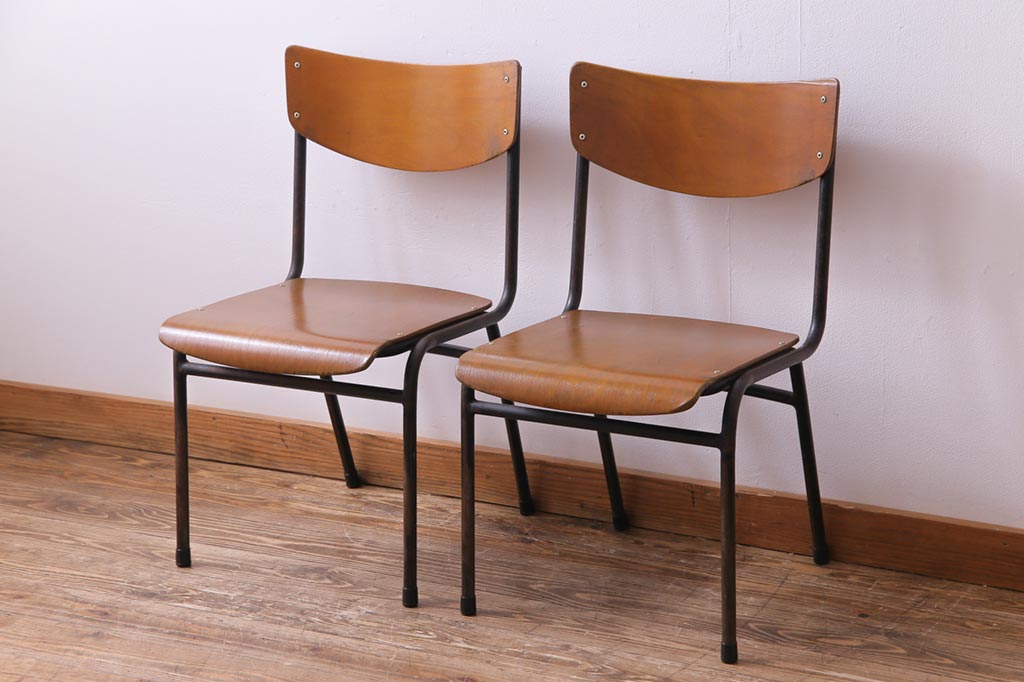 ヴィンテージ家具　ヨーロッパビンテージ　レトロな佇まいのスクールチェア(キッズチェア、鉄脚チェア、椅子)2脚セット(2)