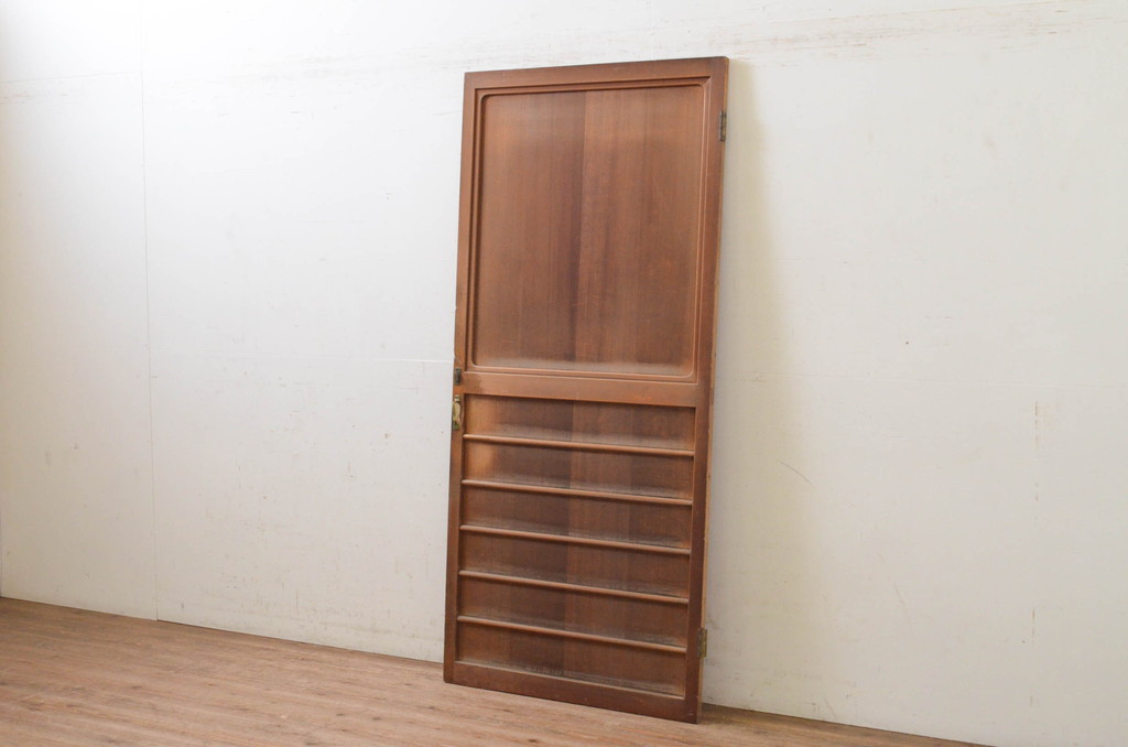 アンティーク建具　上手物!!　杉材　柾目の美しい横桟付き板戸扉1枚(ドア、木製扉)(R-068872)