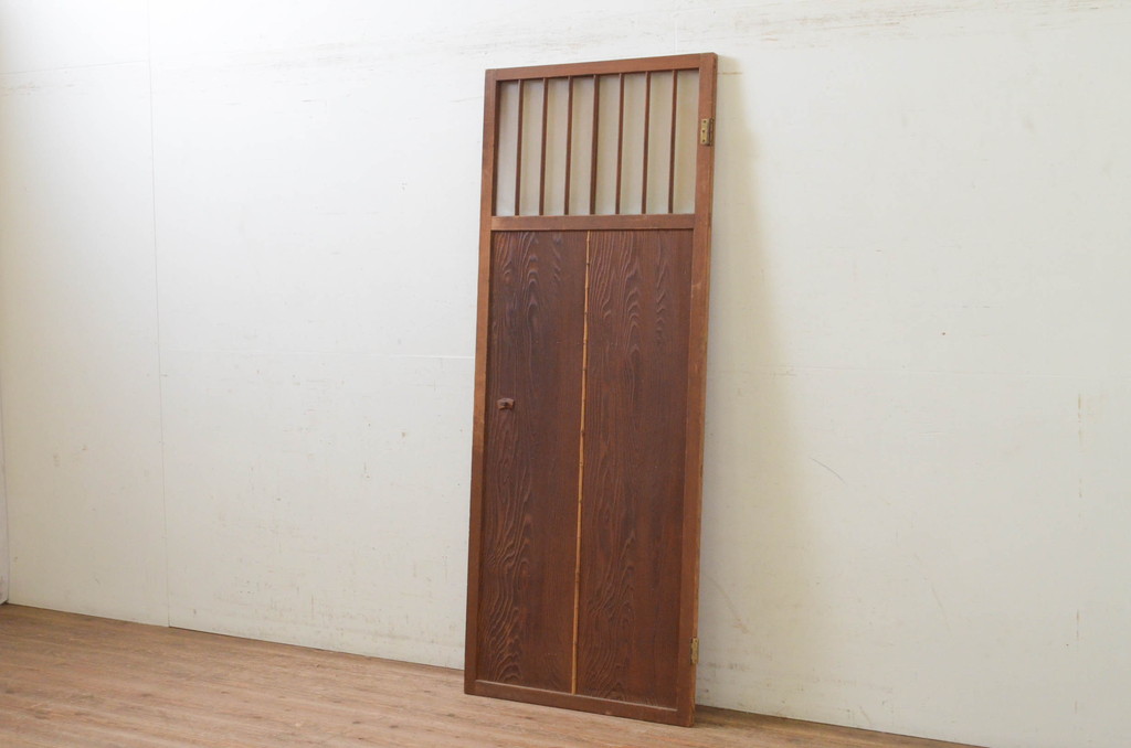 アンティーク建具　和風の空間づくりにおすすめの幅狭板戸扉1枚(木製扉、ドア)(R-068873)