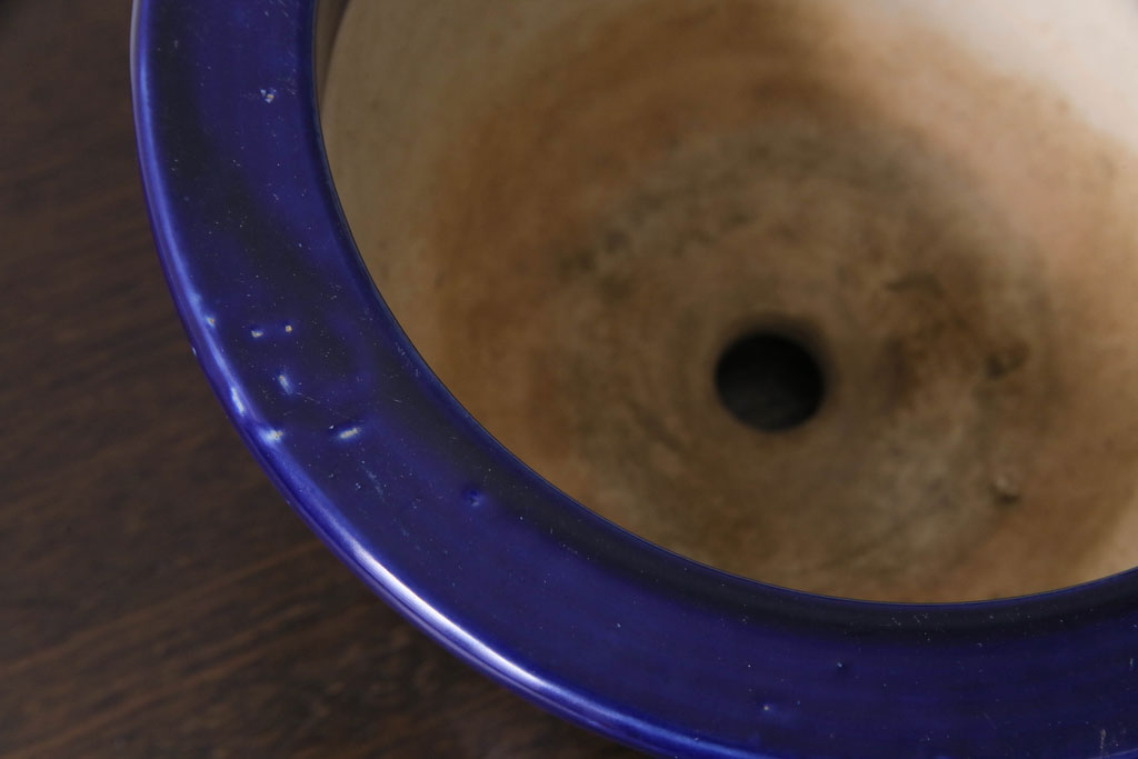 アンティーク雑貨　和製アンティーク　細かな柄が目を引くシックな陽刻植木鉢