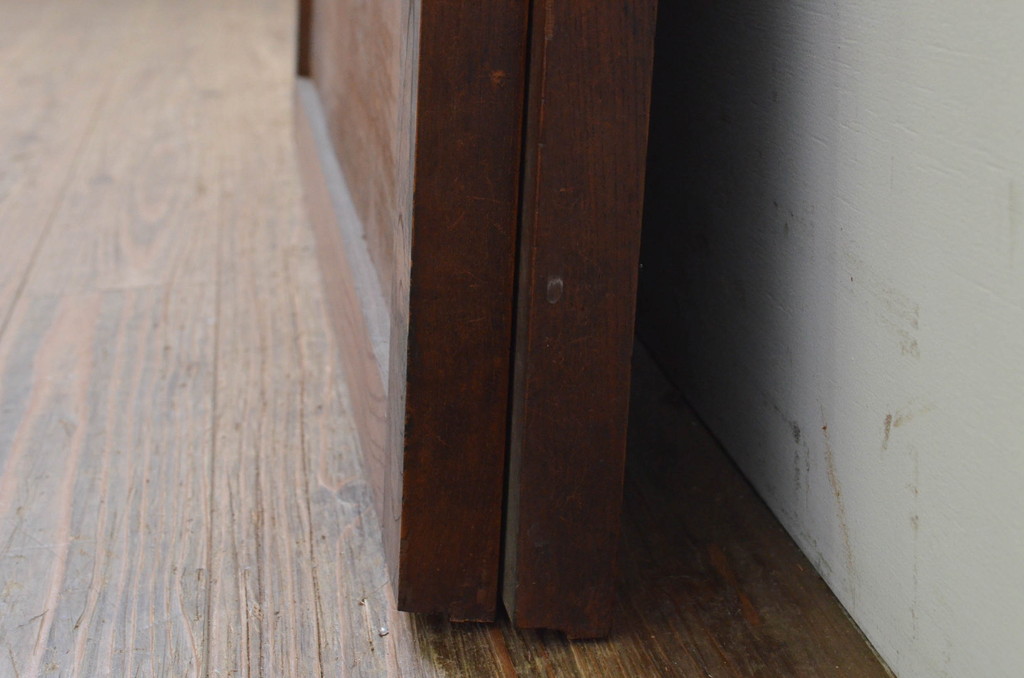 アンティーク建具　総欅(ケヤキ)材一枚板　経年を感じさせる木味が魅力の板戸窓2枚セット(引き戸)(R-068881)