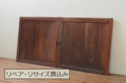 アンティーク建具　昭和初期　総ヒノキ材　特大サイズ　鉄格子入り!どっしりとした存在感のある蔵戸(玄関戸、引き戸、建具)(R-044871)