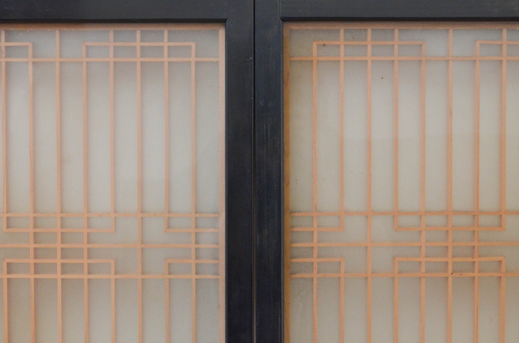 アンティーク建具　両面ガラス　和モダンな雰囲気づくりにおすすめの書院戸4枚セット(窓、組子、引き戸、ガラス戸)(R-068886)
