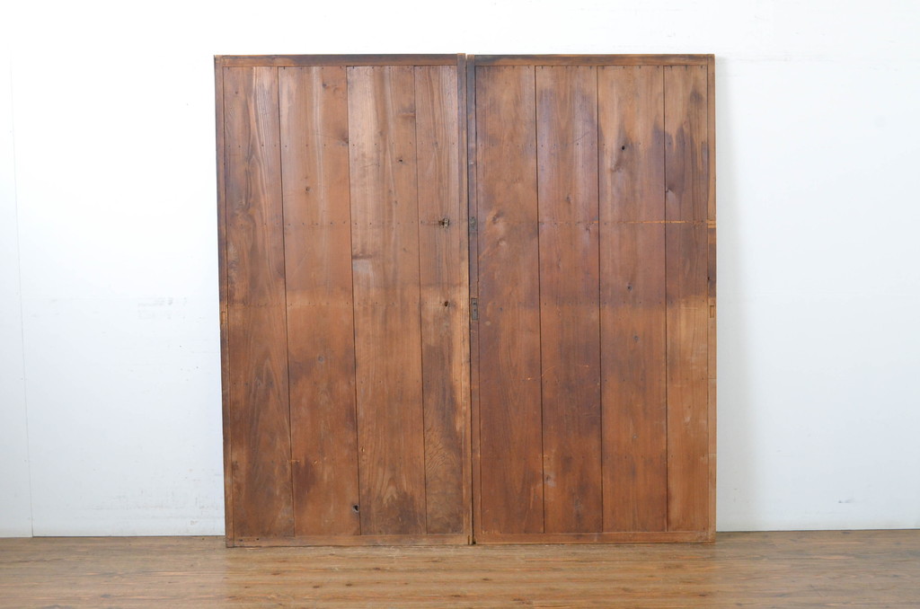 アンティーク建具　木の温かな色合いが魅力の板戸2枚セット(雨戸、帯戸、引き戸)(R-063574)