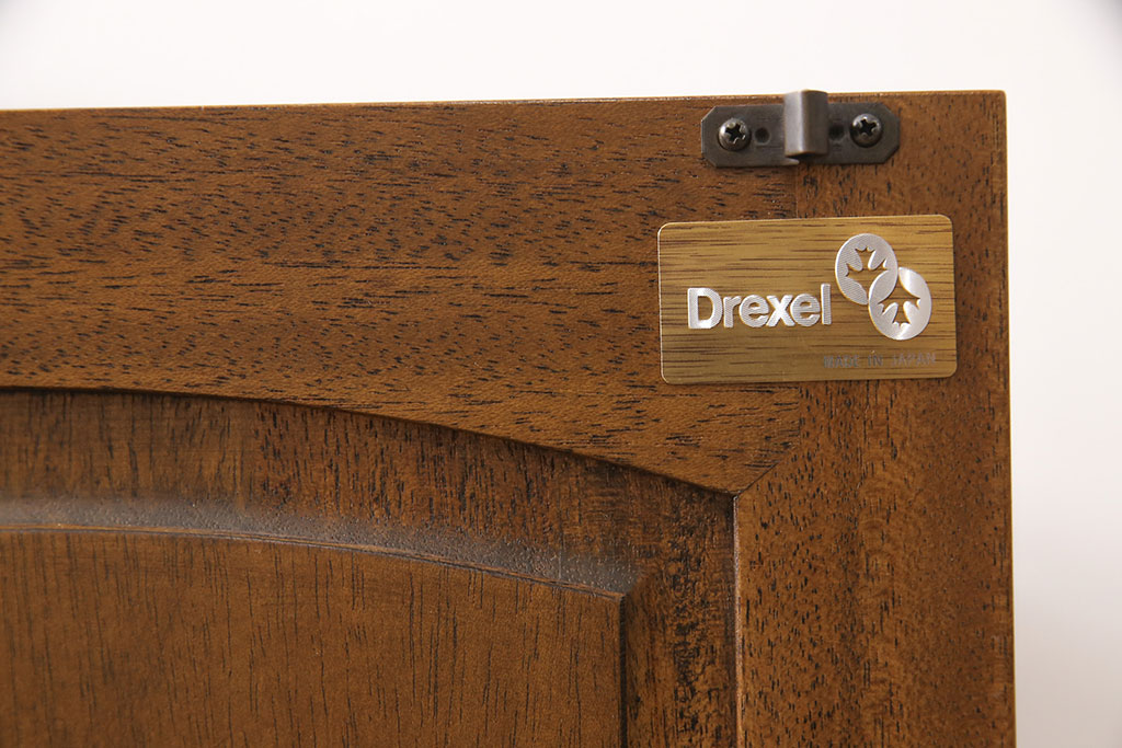中古　DREXEL HERITAGE(ドレクセルヘリテイジ)　Triune(トライユン)　優雅な佇まいが魅力のクリデンザキャビネット(クレデンザ、サイドボード、リビングボード)(定価約66万円)(R-053476)