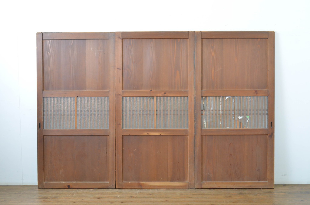 アンティーク建具　裏ガラス付き　落ち着いた和の空間を演出する格子帯戸3枚セット(ガラス戸、引き戸、ガラス帯戸)(R-063723)