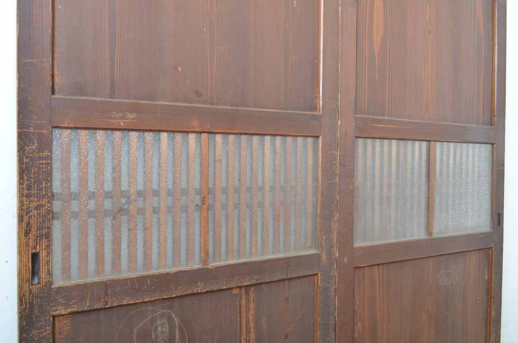 アンティーク建具　裏ガラス付き　落ち着いた和の空間を演出する格子帯戸2枚セット(ガラス戸、引き戸、ガラス帯戸)(R-063724)