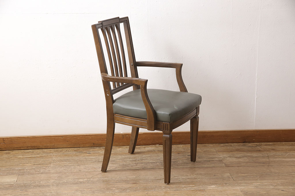 中古　カリモク家具(karimoku)　domani(ドマーニ)　QUEENS　LIFE(クイーンズライフ)　 クラシカルなデザインが目を引くアームチェア(ダイニングチェア、椅子)(R-053755)