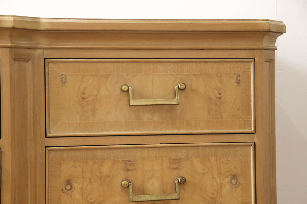 ヴィンテージ家具　DREXEL HERITAGE(ドレクセルヘリテイジ)　CORINTHIAN(コリンシャン)　ナチュラルな風合いが魅力のサイドボード(サイドチェスト、サイドキャビネット、ビンテージ)(R-053420)
