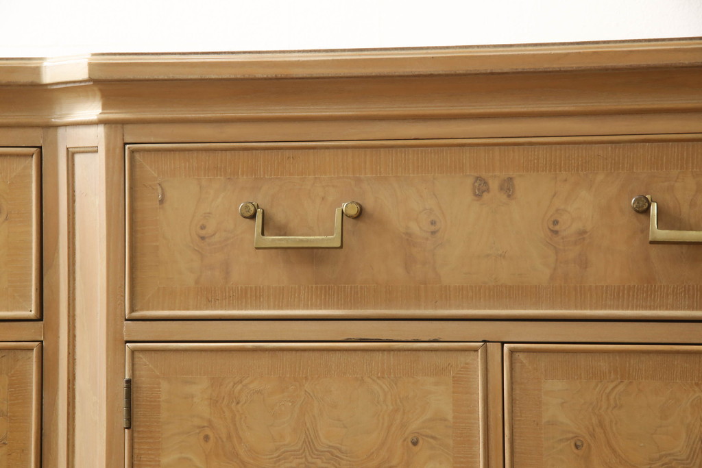 ヴィンテージ家具　DREXEL HERITAGE(ドレクセルヘリテイジ)　CORINTHIAN(コリンシャン)　ナチュラルな風合いが魅力のサイドボード(サイドチェスト、サイドキャビネット、ビンテージ)(R-053420)
