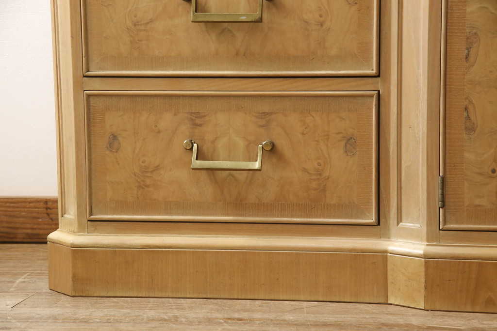 ヴィンテージ家具　DREXEL HERITAGE(ドレクセルヘリテイジ)　CORINTHIAN(コリンシャン)　ナチュラルな風合いが魅力のサイドボード(サイドチェスト、サイドキャビネット、ビンテージ)(R-053420)