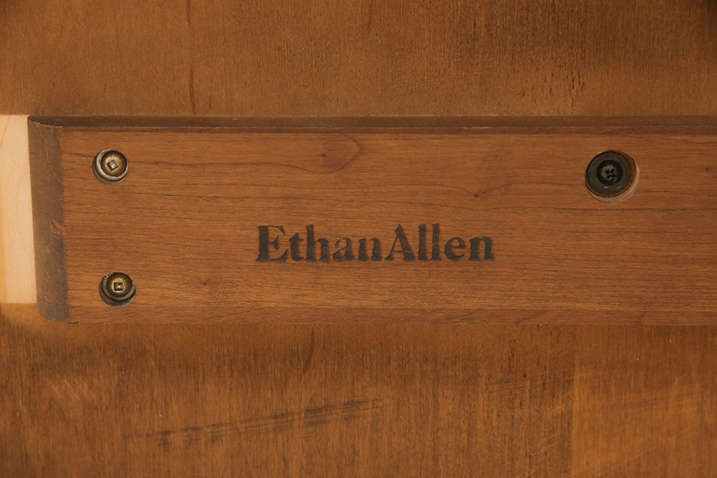 中古　ETHAN ALLEN(イーセンアーレン)　猫脚がおしゃれなドローリーフテーブル(エクステンションテーブル、ダイニングテーブル)(R-050081)