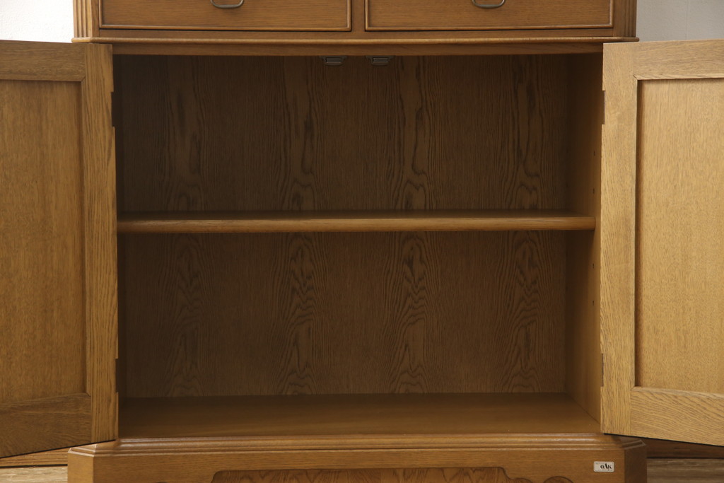 中古　超美品　北海道旭川 近藤工芸　Solid Furniture OAK (ソリッドファニチャー オーク)　品のあるデザインが魅力的なキャビネット(定価約39万円)(収納棚、戸棚、食器棚)(R-057562)