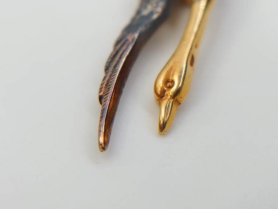 時代物　彫金　K20(20金)　羽ばたく鶴のデザインが上品な帯留め(つる、ツル、和装小物、着物道具、アクセサリー、帯締め、ゴールド、金)(R-078236)