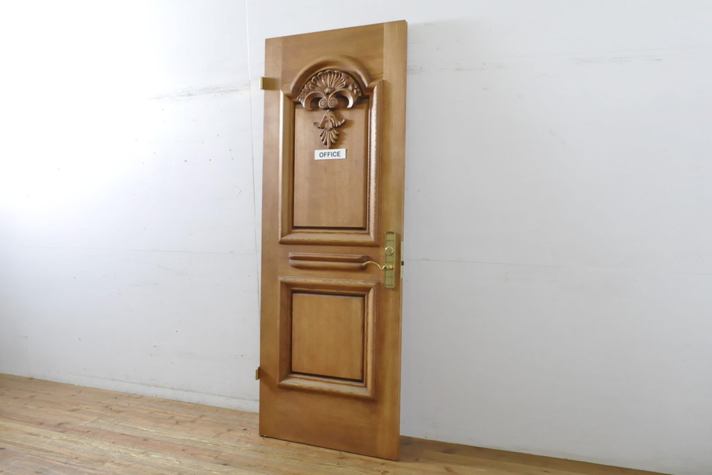 【通販激安】 中古 ブランド家具 総ナラ(楢)材 立派な彫刻の高級ドア1枚 建具