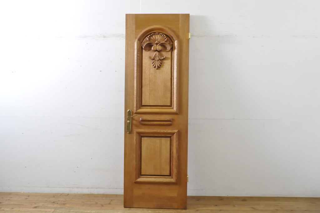 中古　ブランド家具　総ナラ(楢)材　立派な彫刻の高級ドア1枚(オークドア、扉、木製ドア、玄関ドア、建具)(R-063776)
