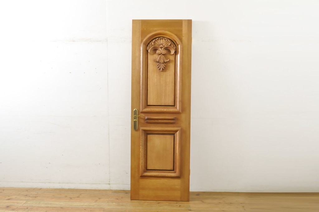 中古　ブランド家具　総ナラ(楢)材　立派な彫刻の高級ドア1枚(オークドア、扉、木製ドア、玄関ドア、建具)(R-063777)