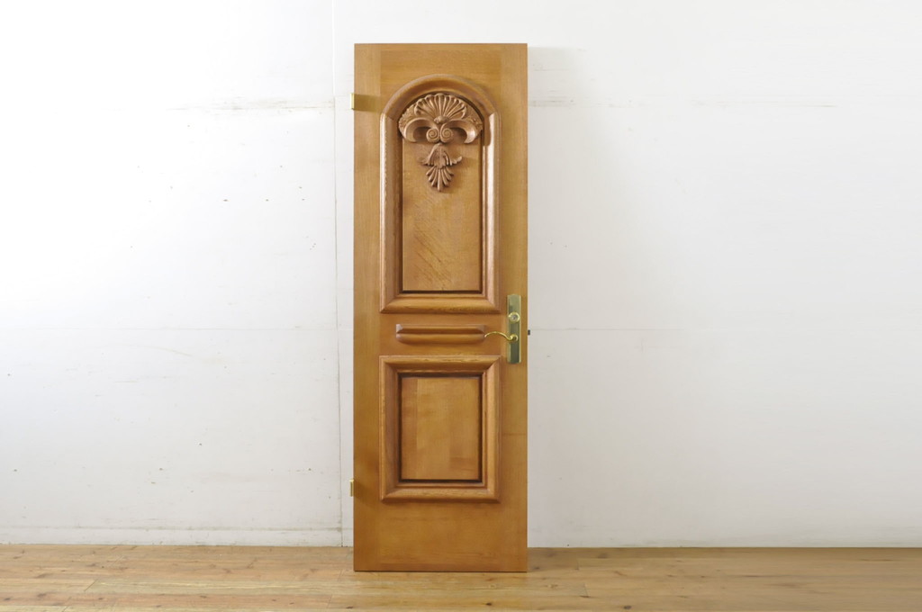 中古　ブランド家具　総ナラ(楢)材　立派な彫刻の高級ドア1枚(オークドア、扉、木製ドア、玄関ドア、建具)(R-063778)