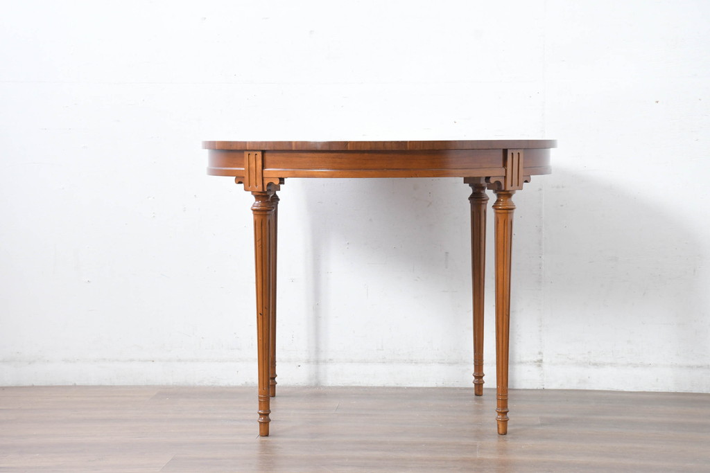 中古　美品　DREXEL HERITAGE(ドレクセルヘリテイジ)　Et Cetera(エトセトラ)コレクション　優美なシルエットが目を引く小振りサイズのラウンドテーブル(ダイニングテーブル、丸テーブル、コーヒーテーブル、カフェテーブル)(R-084559)