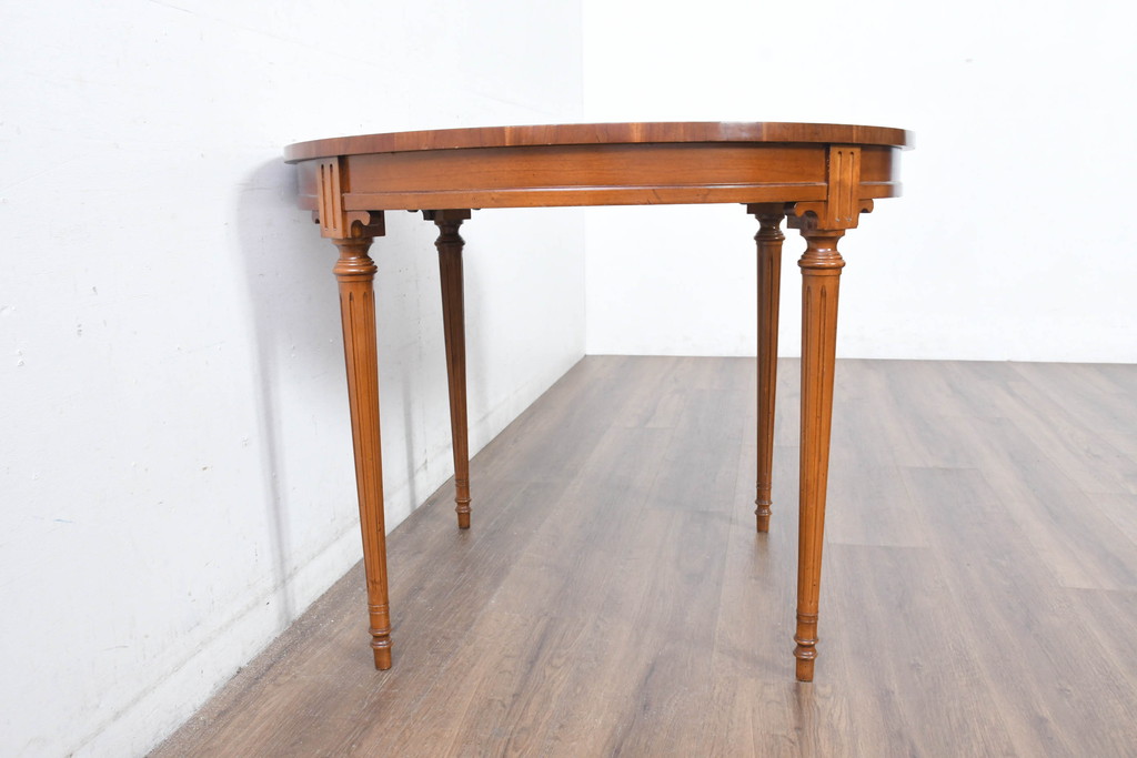 中古　美品　DREXEL HERITAGE(ドレクセルヘリテイジ)　Et Cetera(エトセトラ)コレクション　優美なシルエットが目を引く小振りサイズのラウンドテーブル(ダイニングテーブル、丸テーブル、コーヒーテーブル、カフェテーブル)(R-084559)