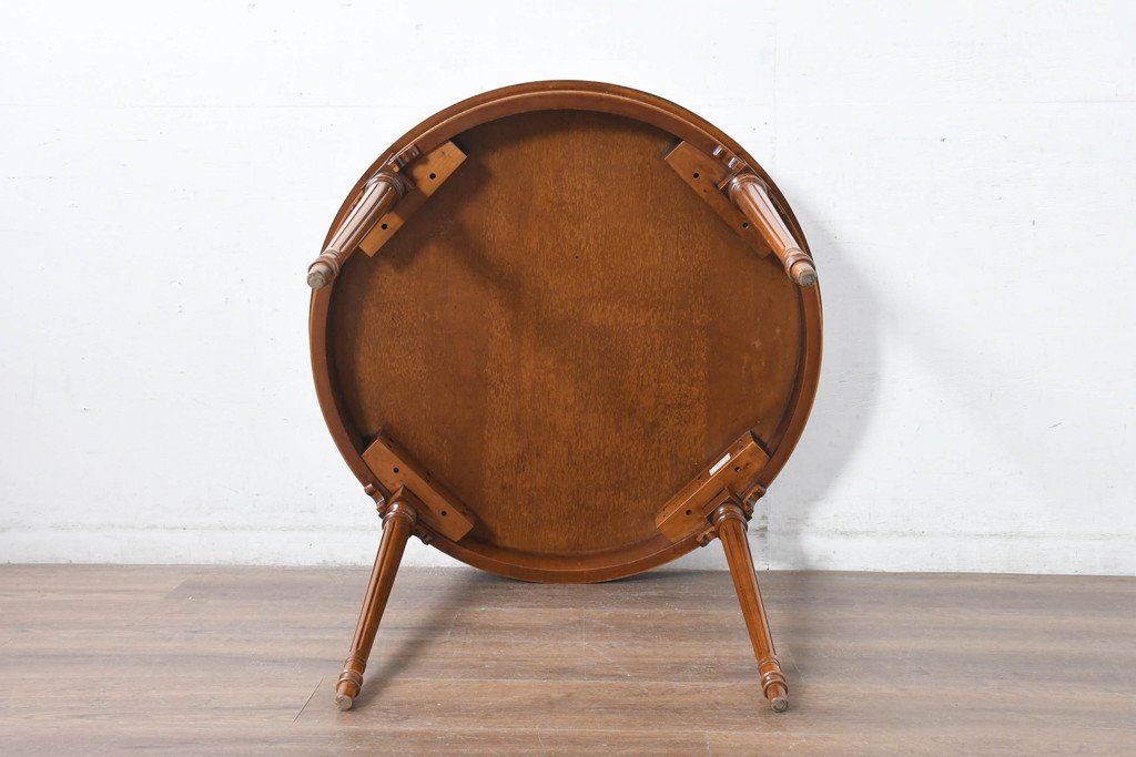 中古　美品　DREXEL HERITAGE(ドレクセルヘリテイジ)　Et Cetera(エトセトラ)コレクション　優美なシルエットが目を引く小振りサイズのラウンドテーブル(ダイニングテーブル、丸テーブル、コーヒーテーブル、カフェテーブル)(R-084559)