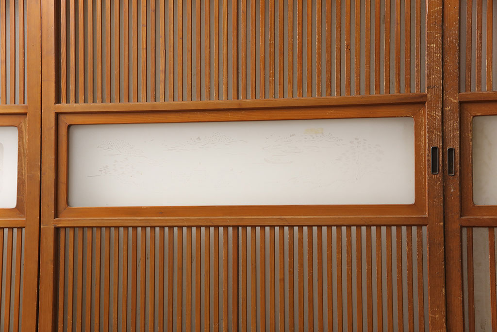 アンティーク建具　昭和中期　腰板ケヤキ材　すりガラスの風情あるデザインと明るい色合いの格子が魅力的な裏ガラス入り格子戸4枚セット(引き戸、帯ガラス戸)(R-053520)