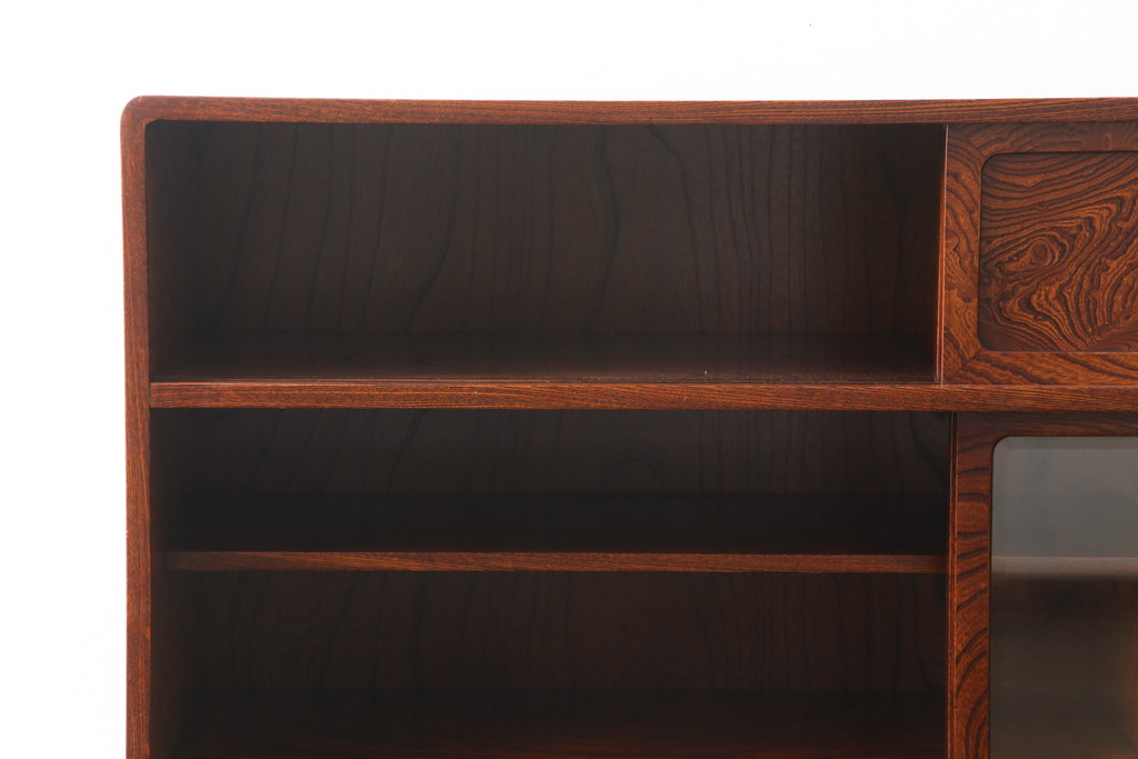 中古　美品　岩谷堂箪笥　品のある佇まいで和の雰囲気を引き立てる茶箪笥(収納棚、戸棚、飾り棚、食器棚、茶棚、キャビネット)(R-077664)