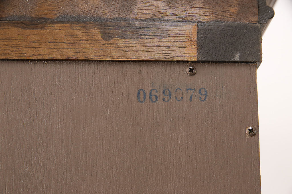 中古　美品　DREXEL HERITAGE(ドレクセルヘリテイジ)　品のある佇まいが魅力的なキュリオケース(チャイナキャビネット、飾り棚、ガラスケース)(R-053959)