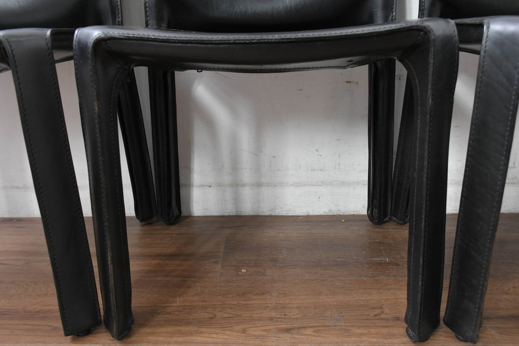 中古　美品　Cassina(カッシーナ)　412　CAB(キャブ)　MARIO BELLINI(マリオベリーニ)　シックでラグジュアリーな雰囲気を高めるアームレスチェア4脚セット(キャブチェア、ダイニングチェア、椅子、イス、バラ売り可能)(定価約120万円)(R-084667)