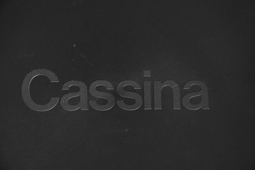 中古　美品　Cassina(カッシーナ)　412　CAB(キャブ)　MARIO BELLINI(マリオベリーニ)　シックでラグジュアリーな雰囲気を高めるアームレスチェア4脚セット(キャブチェア、ダイニングチェア、椅子、イス、バラ売り可能)(定価約120万円)(R-084667)