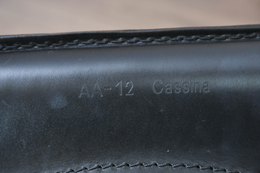 中古　美品　Cassina(カッシーナ)　412　CAB(キャブ)　MARIO BELLINI(マリオベリーニ)　シックでラグジュアリーな雰囲気を高めるアームレスチェア4脚セット(キャブチェア、ダイニングチェア、椅子、イス、バラ売り可能)(定価約120万円)(R-084667)