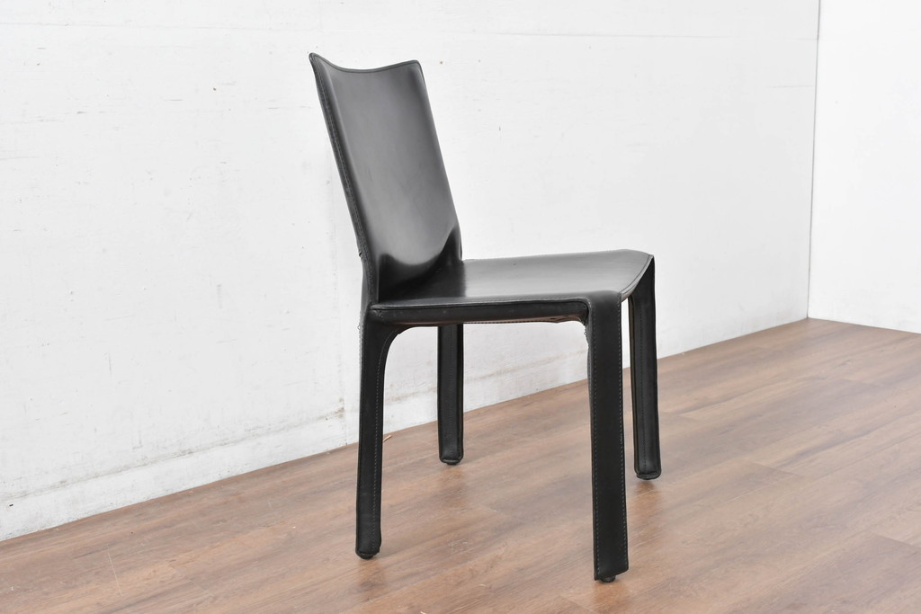 中古　美品　Cassina(カッシーナ)　412　CAB(キャブ)　MARIO BELLINI(マリオベリーニ)　シックでラグジュアリーな雰囲気を高めるアームレスチェア4脚セット(キャブチェア、ダイニングチェア、椅子、イス、バラ売り可能)(定価約120万円)(R-084667)