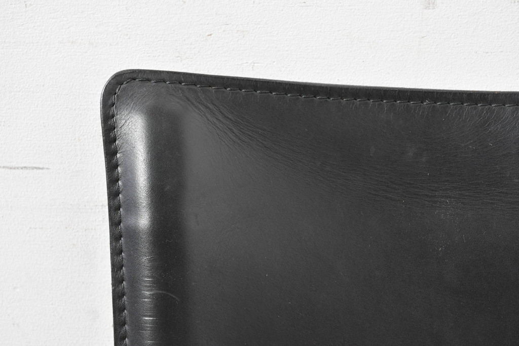 中古　美品　Cassina(カッシーナ)　412　CAB(キャブ)　MARIO BELLINI(マリオベリーニ)　シックでラグジュアリーな雰囲気を高めるアームレスチェア4脚セット(キャブチェア、ダイニングチェア、椅子、イス、バラ売り可能)(定価約120万円)(R-084667)