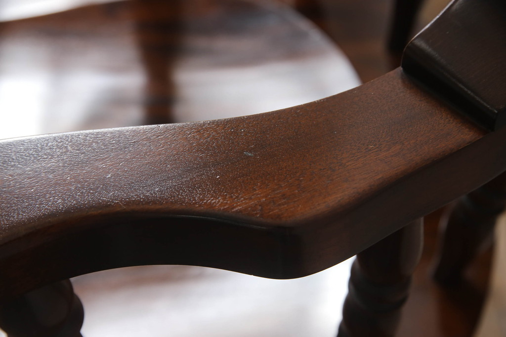 中古　美品　九州民芸家具　挽き物加工の凝ったデザインが魅力的なアームチェア(ダイニングチェア、板座チェア、椅子、イス、ワークチェア)(R-066570)