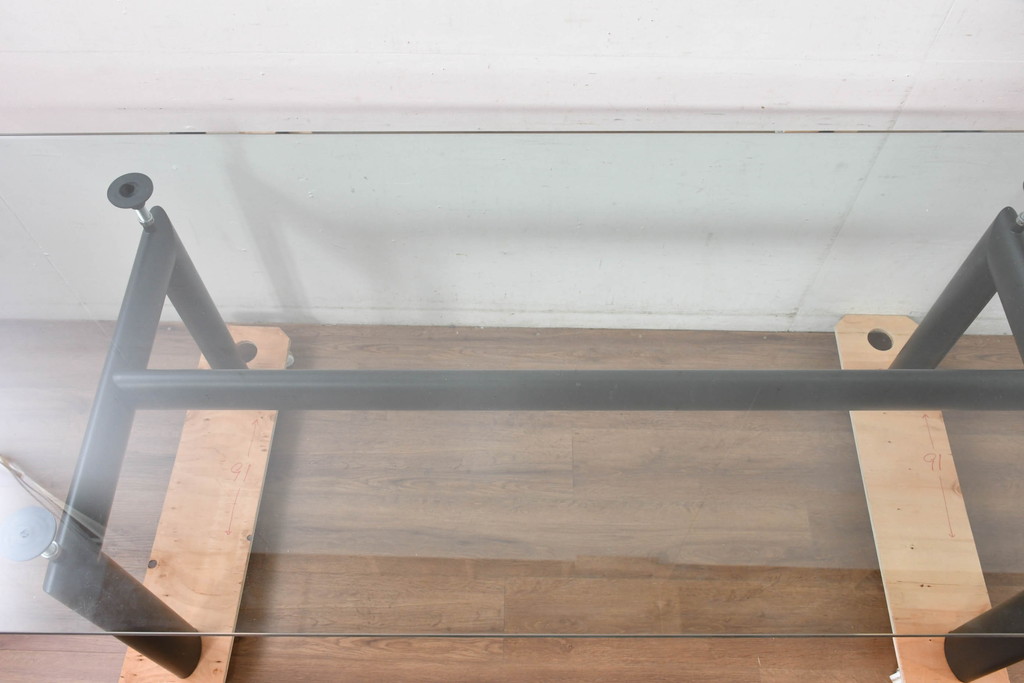 中古　美品　Cassina(カッシーナ)　LC6　スタイリッシュなダイニングテーブル(定価約110万円)(R-084687)