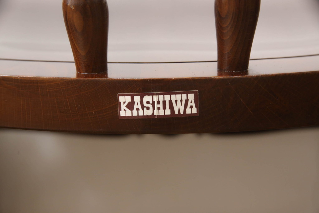 和製ビンテージ　柏木工(KASHIWA)　上品な挽物デザインが魅力!!低めサイズのラウンドテーブル+ダイニングチェア4脚セット(ダイニングテーブル、4人掛け、椅子、イス、いす、食卓、板座チェア、アームチェア、ヴィンテージ)(R-065899)