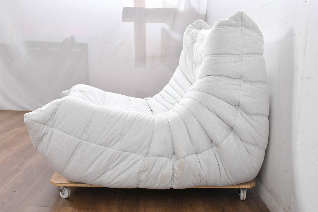 中古　極美品　2024年購入　Ligne roset(リーン・ロゼ)　ROSETTOGO(ロゼトーゴ)　DENDEN(デンデン)　50周年　保証書付き　洗練されたモダンデザインが目を引く1人掛けソファ(50th、一人掛けソファ、1Pソファ、椅子、イス)(R-084650)