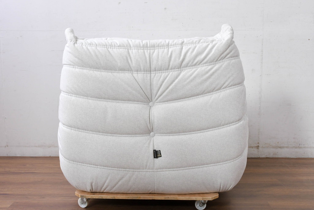 中古　極美品　2024年購入　Ligne roset(リーン・ロゼ)　ROSETTOGO(ロゼトーゴ)　DENDEN(デンデン)　50周年　保証書付き　洗練されたモダンデザインが目を引く1人掛けソファ(50th、一人掛けソファ、1Pソファ、椅子、イス)(R-084650)