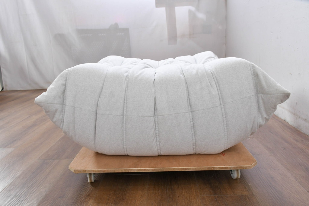 中古　極美品　2024年購入　Ligne roset(リーン・ロゼ)　ROSETTOGO(ロゼトーゴ)　DENDEN(デンデン)　50周年　保証書付き　洗練されたモダンデザインが目を引くパフ(オットマン、フットスツール、腰掛け、椅子、イス)(R-084651)