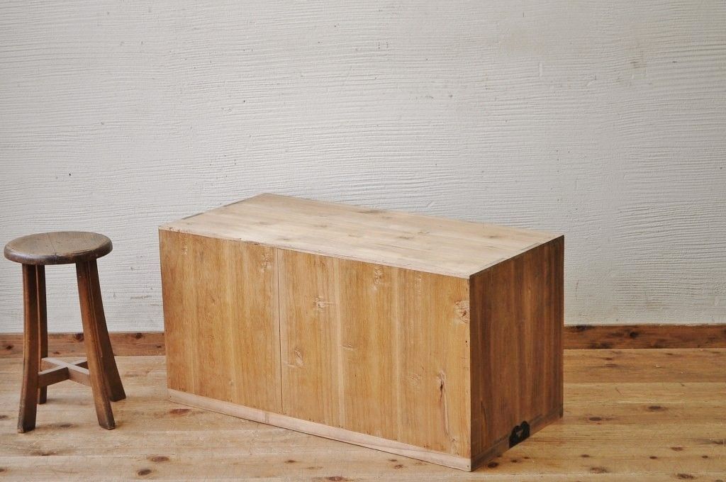 アンティーク家具　古い木味のモールガラスローボード