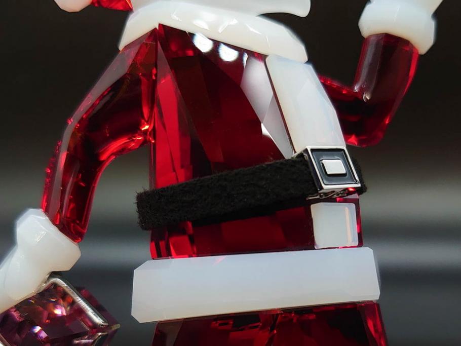 オーストリア　SWAROVSKI(スワロフスキー)　サンタクロース　高さ10.5cm　細部まで丁寧にカットされたクリスタルオブジェ(クリスマスデコレーション、クリスタルガラス、置物、ディスプレイ、箱付き)(R-078249)