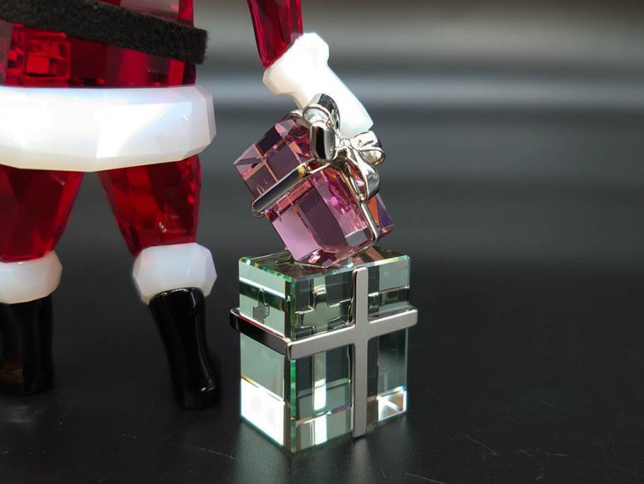 オーストリア　SWAROVSKI(スワロフスキー)　サンタクロース　高さ10.5cm　細部まで丁寧にカットされたクリスタルオブジェ(クリスマスデコレーション、クリスタルガラス、置物、ディスプレイ、箱付き)(R-078249)