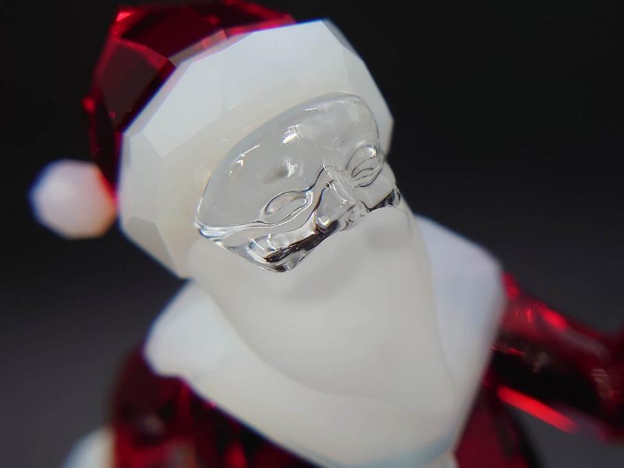 オーストリア　SWAROVSKI(スワロフスキー)　サンタクロース　高さ10.5cm　細部まで丁寧にカットされたクリスタルオブジェ(クリスマスデコレーション、クリスタルガラス、置物、ディスプレイ、箱付き)(R-078249)