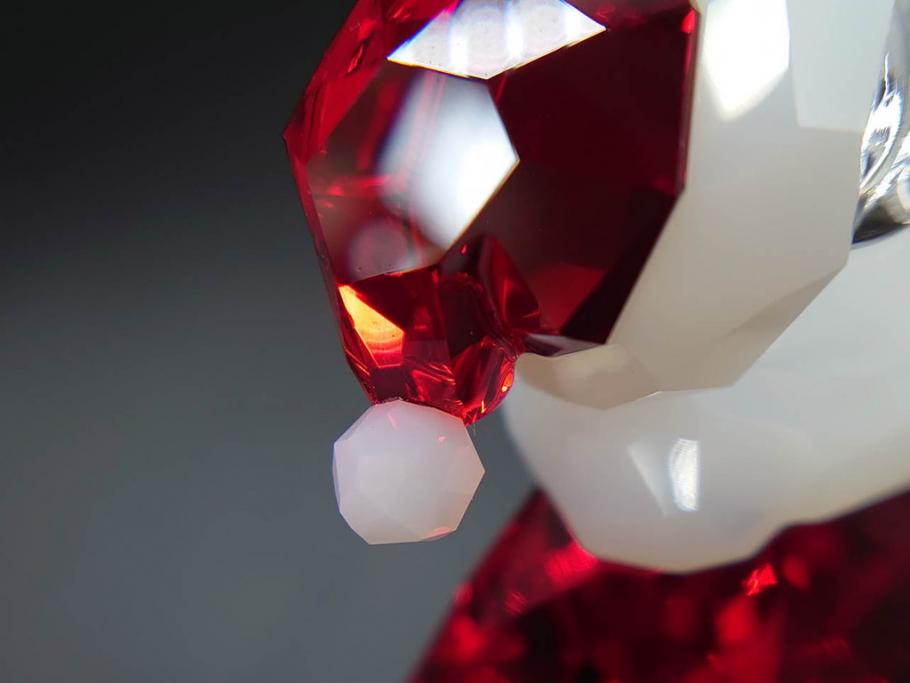 オーストリア　SWAROVSKI(スワロフスキー)　サンタクロース　高さ10.5cm　細部まで丁寧にカットされたクリスタルオブジェ(クリスマスデコレーション、クリスタルガラス、置物、ディスプレイ、箱付き)(R-078249)