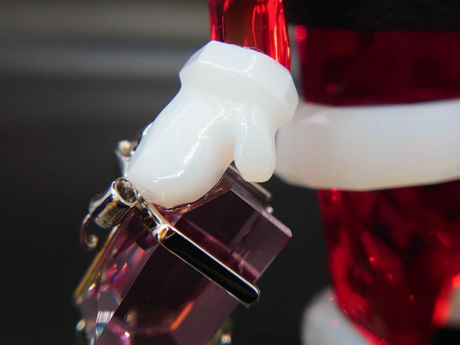 オーストリア　SWAROVSKI(スワロフスキー)　サンタクロース　高さ10.5cm　細部まで丁寧にカットされたクリスタルオブジェ(クリスマスデコレーション、クリスタルガラス、置物、ディスプレイ、箱付き)(R-078249)