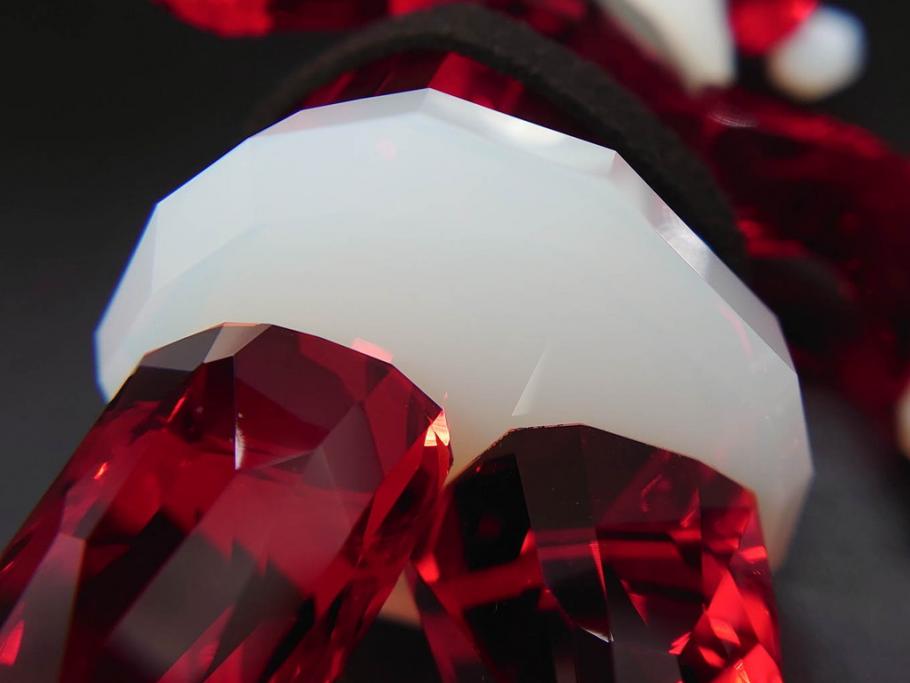 オーストリア　SWAROVSKI(スワロフスキー)　サンタクロース　高さ10.5cm　細部まで丁寧にカットされたクリスタルオブジェ(クリスマスデコレーション、クリスタルガラス、置物、ディスプレイ、箱付き)(R-078249)