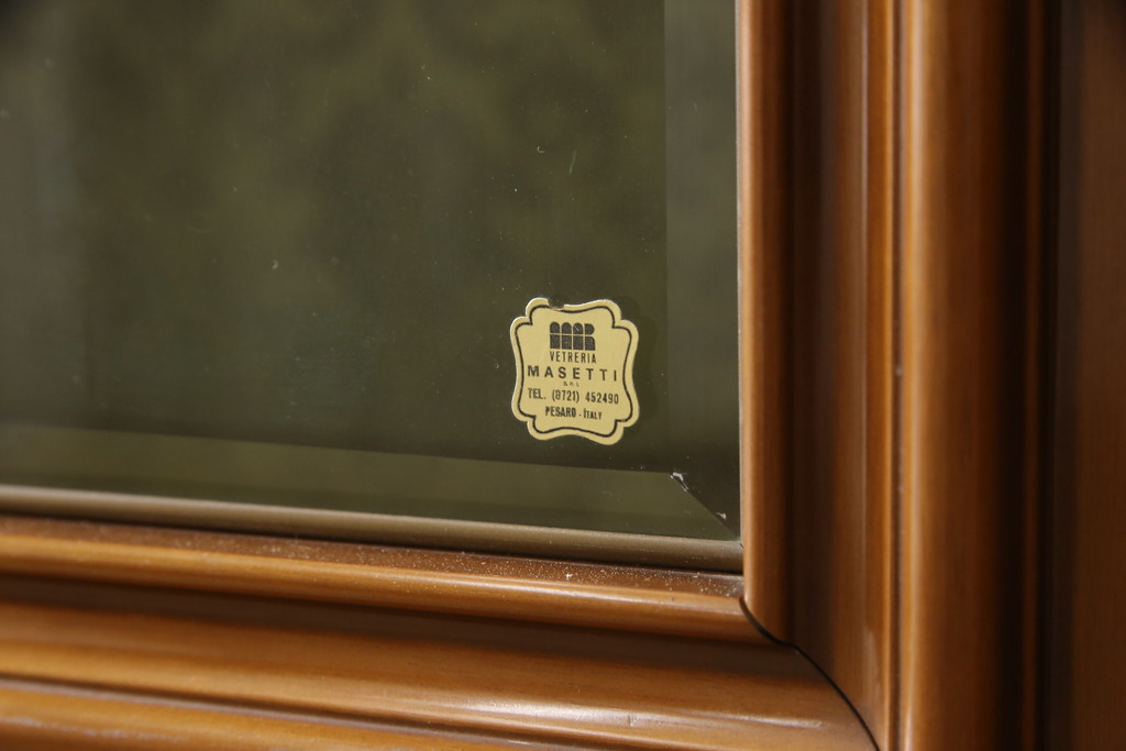 中古　美品　イタリア高級輸入家具　MASETTI(マセッティ)　優雅な佇まいの大型組立て式キャビネット(カップボード、収納棚、戸棚、飾り棚)(R-055421)