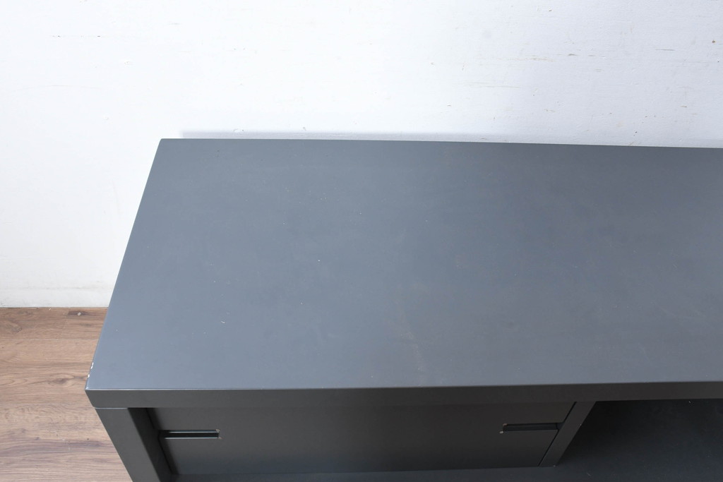 中古　美品　高級品　ACTUS(アクタス)取扱い　Poliform(ポリフォーム)社　モダンデザイン　幅2.7メートルの特大テレビボード(シアターボード、ローボード)(定価約85万円)(R-084410)